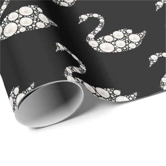 Eleganter weißer Perlenschwan auf schwarzem Hinter Geschenkpapier (Rolleneckpunkt)