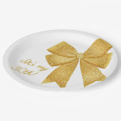 Eleganter White and Gold Glitzer Bow Birthday Pappteller (Schrägansicht)