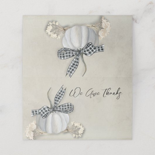 Eleganter White Pumpkin Fall Erntedank Platzkarte (Außenseite Aufgefaltet)