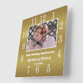 Elegantes 50. Goldenes Hochzeitsszenario-Foto Quadratische Wanduhr (Winkel)