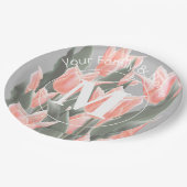 Elegantes Anstrich von Monogramm-Pfirsichfarben Pappteller (Schrägansicht)