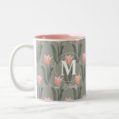 Elegantes Anstrich von Monogramm-Pfirsichfarben Zweifarbige Tasse (Links)