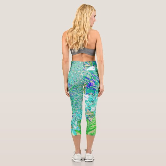 Elegantes Aqua und grünes Limelight Hydrangea Deta Capri Leggings (Rückseite)
