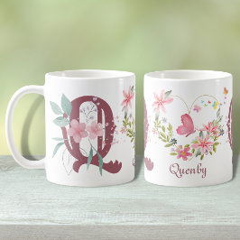 Elegantes Aquarellblutschmetterlingsmonogramm Q Kaffeetasse