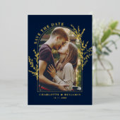 Elegantes Arch-Foto Hochzeit Sichern Sie das Datum Folieneinladung (Stehend vorne)