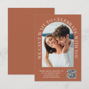 Elegantes Arch Foto QR Code Terracotta Wedding RSVP Karte