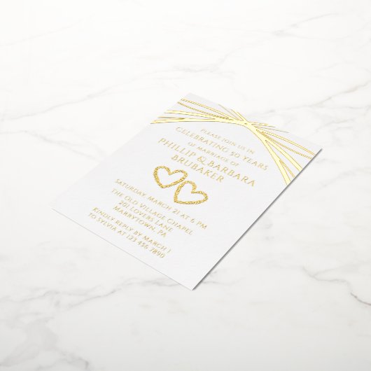 Elegantes Arch Golden 50. Hochzeitliches Jubiläum Folie Einladungspostkarte (Gedreht)