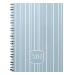 Elegantes babyblau gestreiftes monogrammiertes notizblock