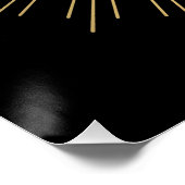Elegantes Beauty Gold Sunburst Logo auf Schwarz Poster (Ecke)