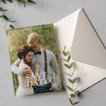 Elegantes benutzerdefiniertes Foto Hochzeit Speich Folieneinladung<br><div class="desc">Moderne und elegante Foto-Overlay-Hochzeit speichern Datum und Verlobung Ankündigungen.</div>