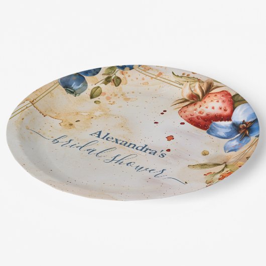 Elegantes Berry Sweet Strawberry Brautparty Pappteller (Schrägansicht)