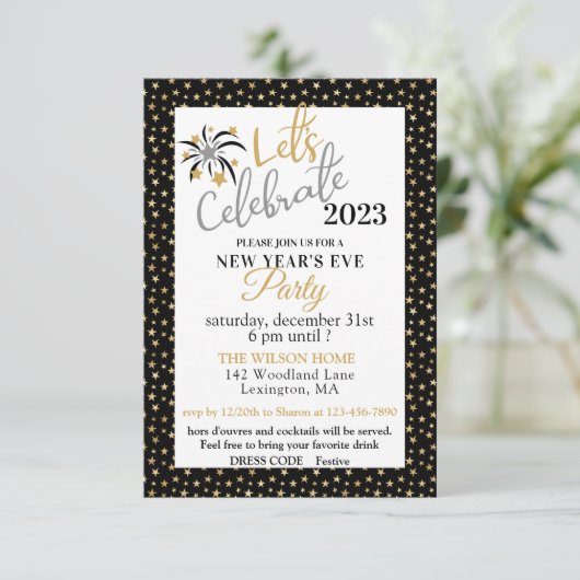 Elegantes Black and Gold Stars Silvester Party (Stehend Vorderseite)