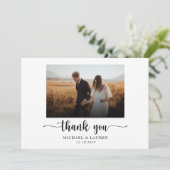 Elegantes Black and White Simple Wedding Foto Dankeskarte (Stehend Vorderseite)