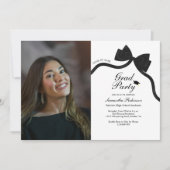 Elegantes Black Bow Graduation Party Foto Einladung (Vorderseite)