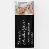Elegantes Black Cheers Ein anderes Jahr Geburtstag Banner (Vertikal)