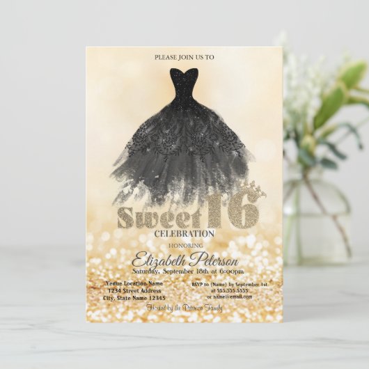 Elegantes Black Dress Gold Bokeh Sweet 16 Party Einladung (Stehend Vorderseite)