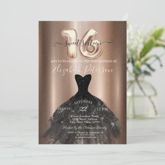 Elegantes Black Dress Metallic Sweet 16 Party Einladung (Stehend Vorderseite)