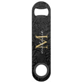 Elegantes Black Gold Floral Script Monogram Speed Flaschenöffner (Rückseite)