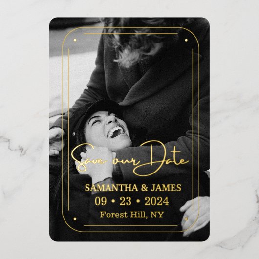 Elegantes Black Gold Script-Foto Save the Date Folieneinladung (Vorderseite)