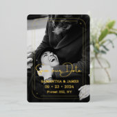 Elegantes Black Gold Script-Foto Save the Date Folieneinladung (Stehend vorne)