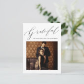 Elegantes Black Grateful Script Foto Hochzeit Postkarte (Stehend Vorderseite)