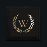 Elegantes Black Laurel Wreath Monogramm Erinnerungskiste<br><div class="desc">Diese elegante personalisierte Geschenkboxen verfügt über ein Imitat goldenes Monogramm gerahmt mit einem goldenen Lorbeerkranz auf einem einfachen schwarzen Hintergrund. Entworfen von Susan Coffey.</div>