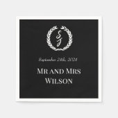 Elegantes Black Monogram Wreath Wedding Dinner Serviette (Vorderseite)