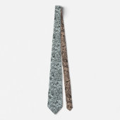 Elegantes Black On Light Blue Floral Paisley Muste Krawatte (Vorderseite)