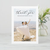 Elegantes Black Script Personalisiert Wedding Foto Dankeskarte (Stehend Vorderseite)