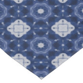 Elegantes blau-graues initiales Monogramm Tischdecke (Schrägansicht)