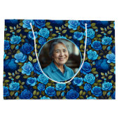 Elegantes Blau-Rose Blumenmuster Monogrammatisches Große Geschenktüte (Rückseite)