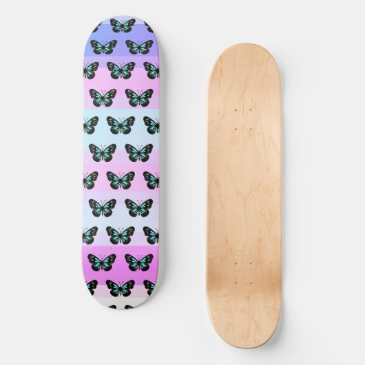 Elegantes Blau- und Schwarzschmetterlingsmuster Skateboard (Vorderseite)