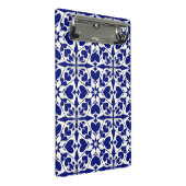 Elegantes Blau-Weiß-Muster Mini Klemmbrett (Schrägansicht)