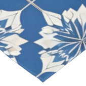 Elegantes Blau-Weiß-Muster Tischdecke (Schrägansicht)