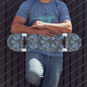 Elegantes blaues Aquarell-Blumenmuster-Einladung Skateboard