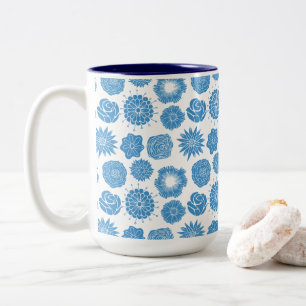 Elegantes blaues botanisches Muster Zweifarbige Tasse