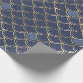 Elegantes blaues Goldmedaille Fish Scales Muster Geschenkpapier (Ecke)