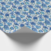 Elegantes blaues Rose-Muster Geschenkpapier (Ecke)