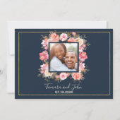 Elegantes Blue Coral Floral Foto Hochzeit Einladung (Rückseite)