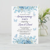 Elegantes Blue Floral Butterflies Housewarming Par Einladung (Stehend Vorderseite)