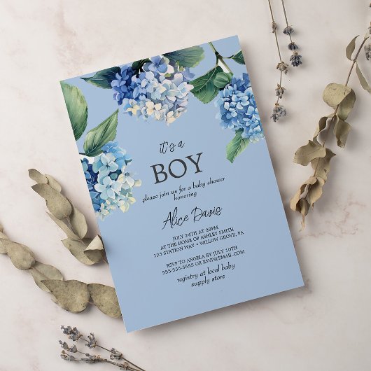 Elegantes Blue Hydrangea Es ist eine Baby-Dusche Einladung