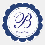 Elegantes Blue Scalloped Monogram Runder Aufkleber (Vorderseite)