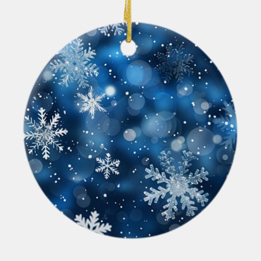 Elegantes Blue Snowflake Weihnachts-Foto Keramik Ornament (Hinten)