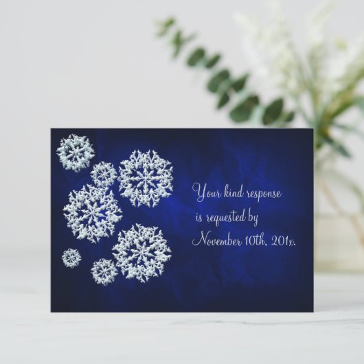 Elegantes Blue Snowflake Winter Wedding UAWG RSVP Karte (Stehend Vorderseite)