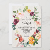 Elegantes blumenburgundes Gold Freundliches Abende Einladung (Vorderseite)