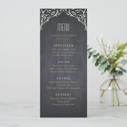 Elegantes Blumenchalkboard rustikales Hochzeitsmen Menükarte (Stehend Vorderseite)