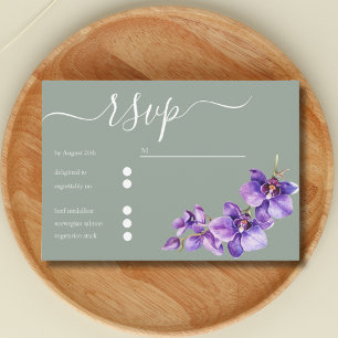 Elegantes Blumengestein in Saga Green mit Hochzeit RSVP Karte