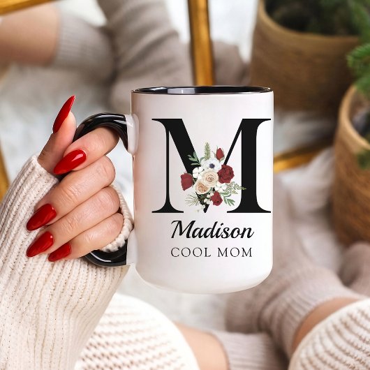 Elegantes Blumeninitial personalisierter Muggesche Tasse