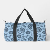 Elegantes Blumenmuster auf hellblauem Hintergrund Duffle Bag (Vorderseite)
