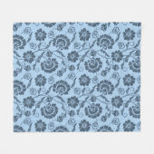 Elegantes Blumenmuster auf hellblauem Hintergrund Fleecedecke (Vorderseite (Horizontal))